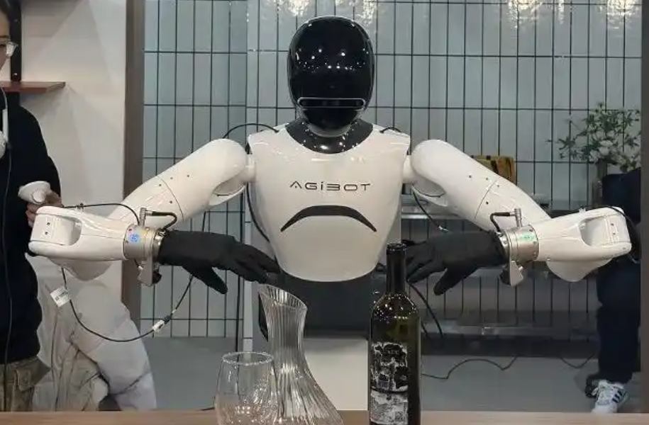 百億美金戰略提速，榮耀入局引爆機器人概念股漲停潮